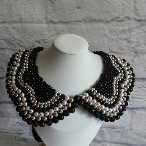 Detachable Beaded collar necklace with ribbon closure - Picture 3 of 10